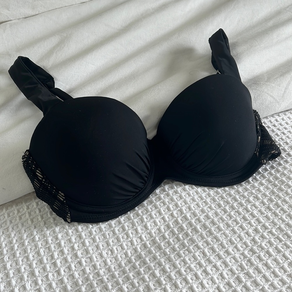 LA VIE EN ROSE SMALL BLACK BIKINI TOP